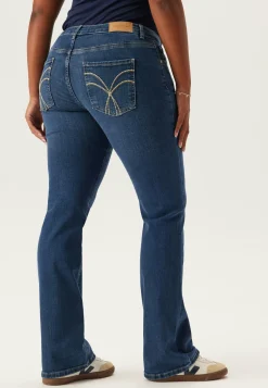 Low Embroidery Pocket Jeans