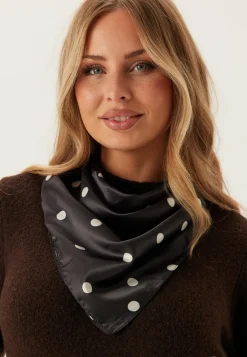 Pcdonnie Square Scarf