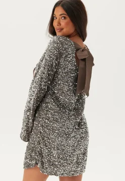 Pckam Ls Deep Back Bow Dress