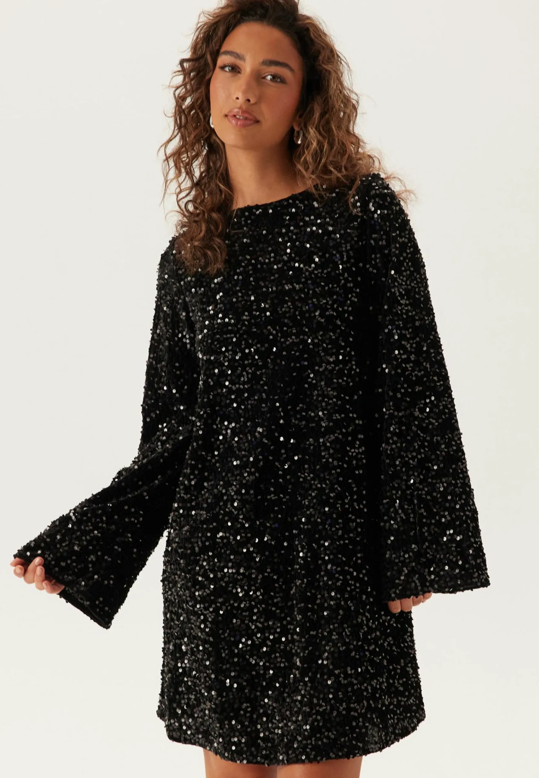 Pckam Ls Deep Back Bow Dress