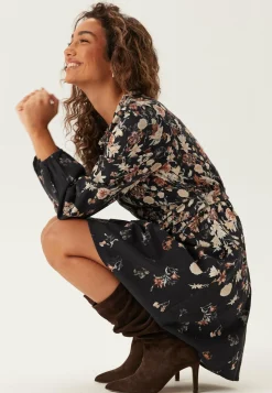 Vielma O-neck L/S SHORT DRESS