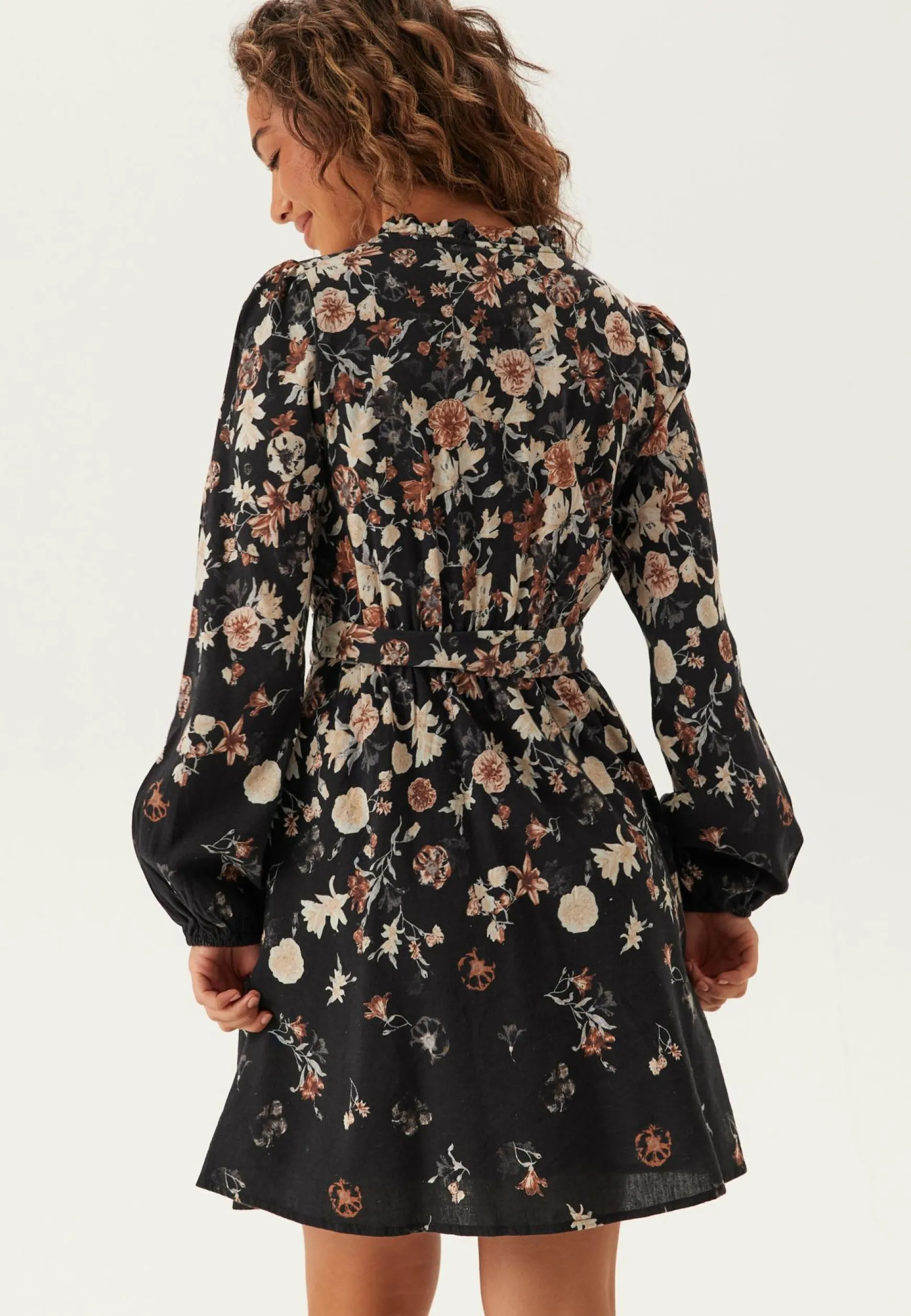 Vielma O-neck L/S SHORT DRESS