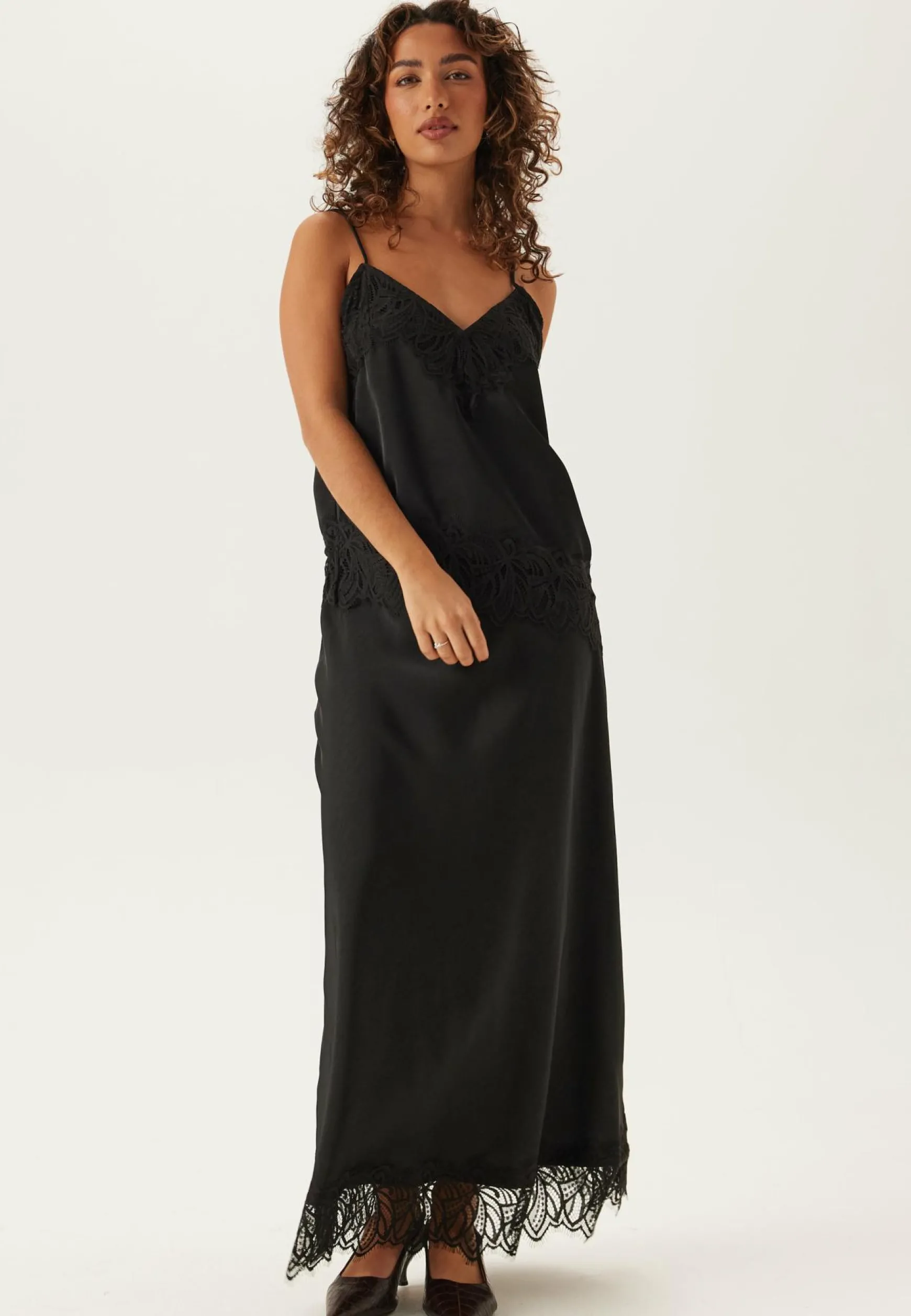 Vilea Strap Top