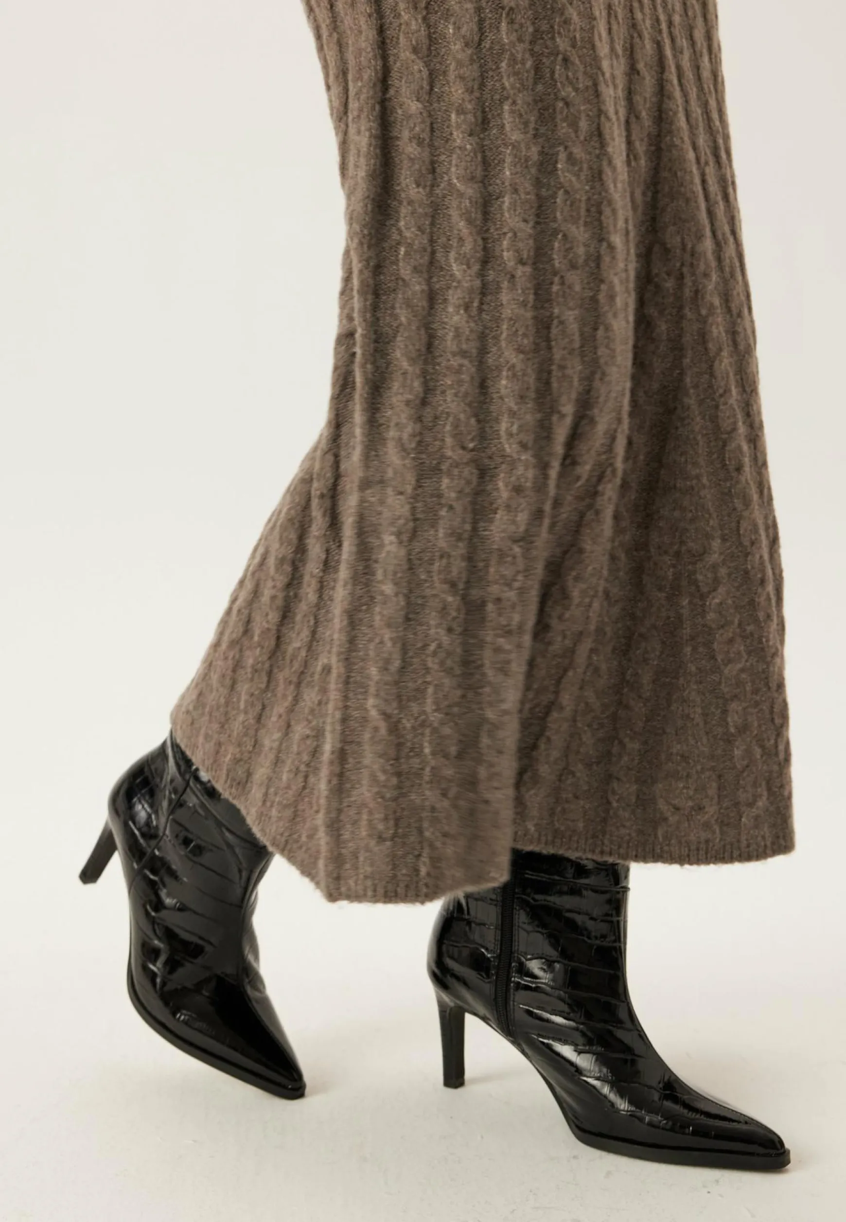 Virelli Ankle Cable Knit Skirt