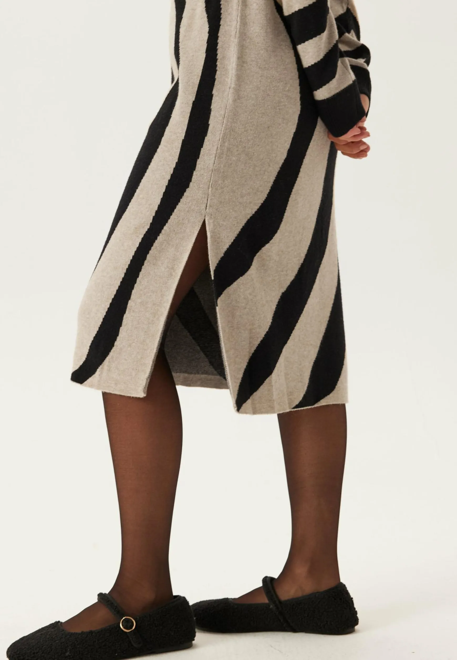 Vitif Crewneck Knit Midi Dress