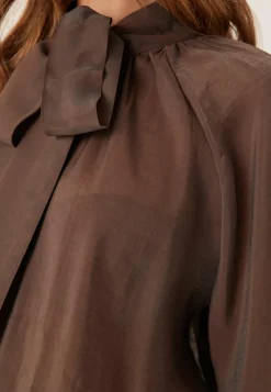Wide Sleeve Bow Blouse